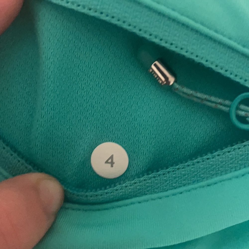 Lululemon Speed Up Shorts In Size 4 - Picture 3 of 5